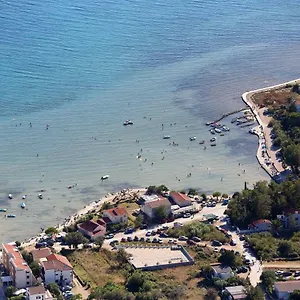valadar-apartments.hotelinzadar.com/